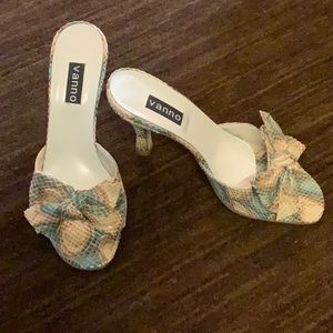 Vanno snakeskin sandals pumps NWT SIZE 37 1/2 Italian leather craftsmanship.